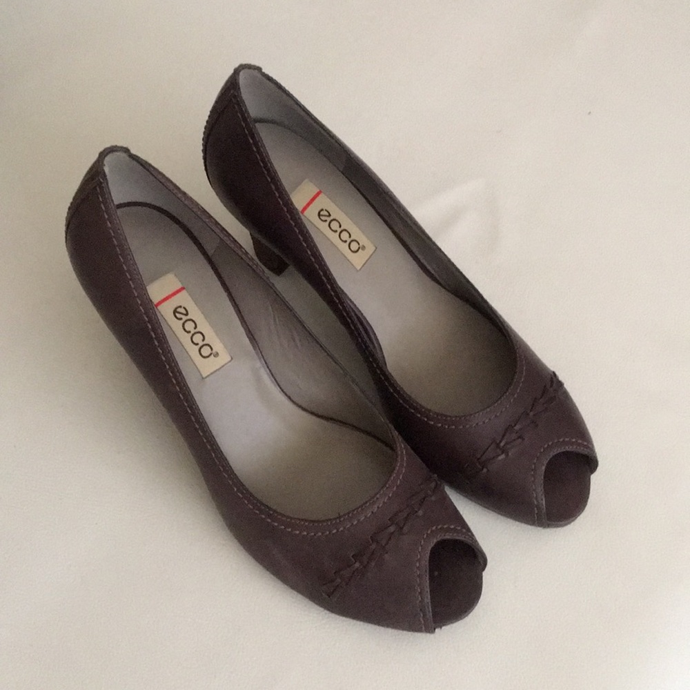 Ecco Peek-A-Boo Toe Heels - Picture 6 of 7